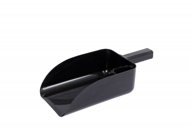 Roma Plastic Feed Scoop (Black)