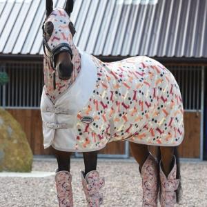 Say hello to this season's newest Weatherbeeta print... Dachshunds! 🐾 Add a touch of fun to your h...